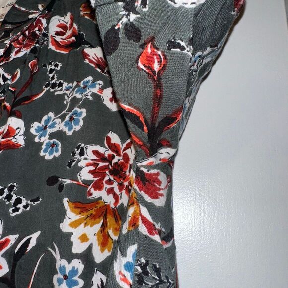 Bailey & Chloe Womens Medium Button Down Collared Blouse Dark Green Floral EUC - Picture 5 of 10